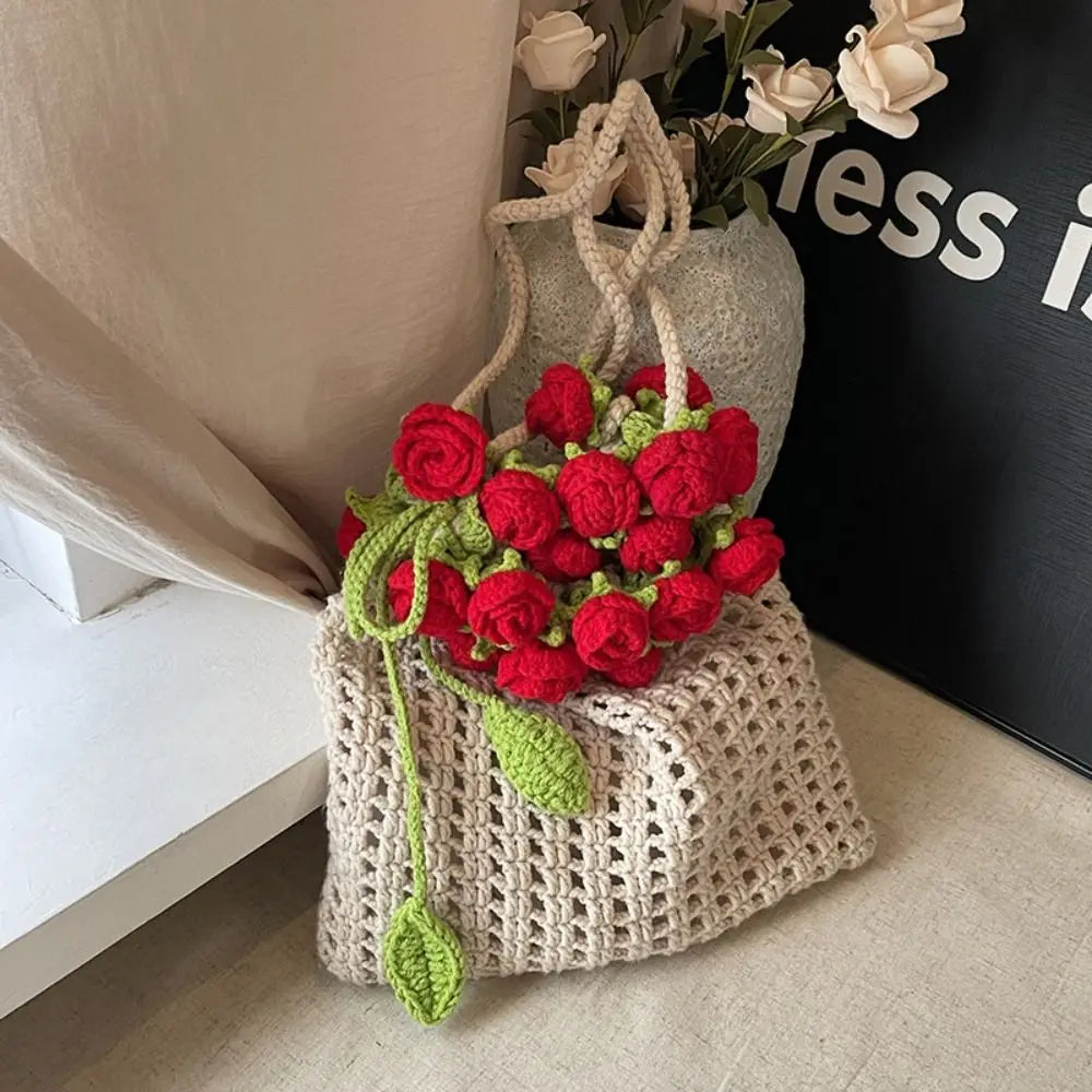 Sac de plage seau en corde crochetée Rose Bohème avec bandoulière fleurie en tricot