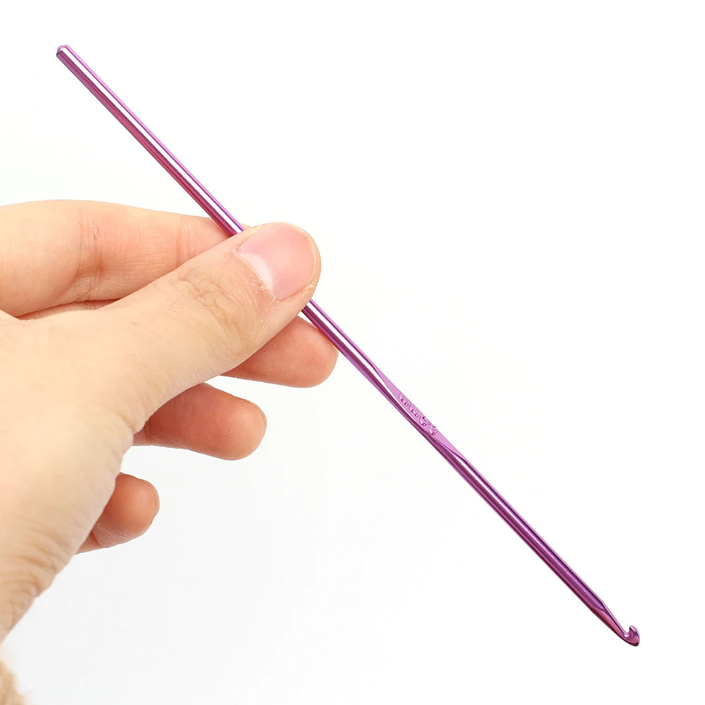 8 Piece Crochet Hook Set Metal Handle Colorful Aluminum Sizes 2mm To 3.5mm