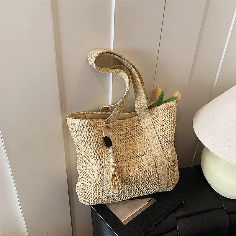 Sac à bandoulière en paille tressée grande capacité style français pour femmes, idéal pour les vacances à la plage